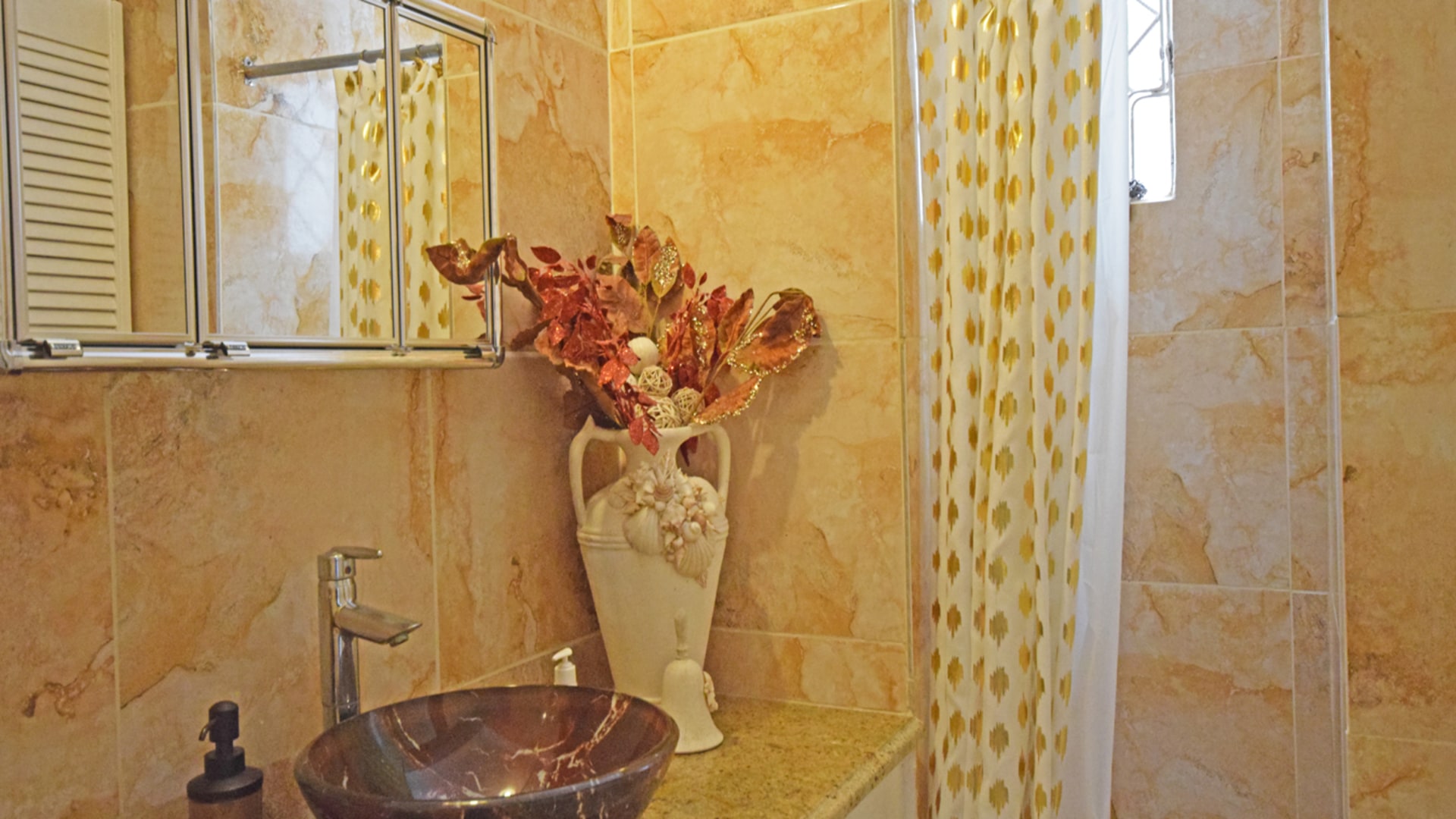 9402eb1c65444cadb6399aa858e559d1