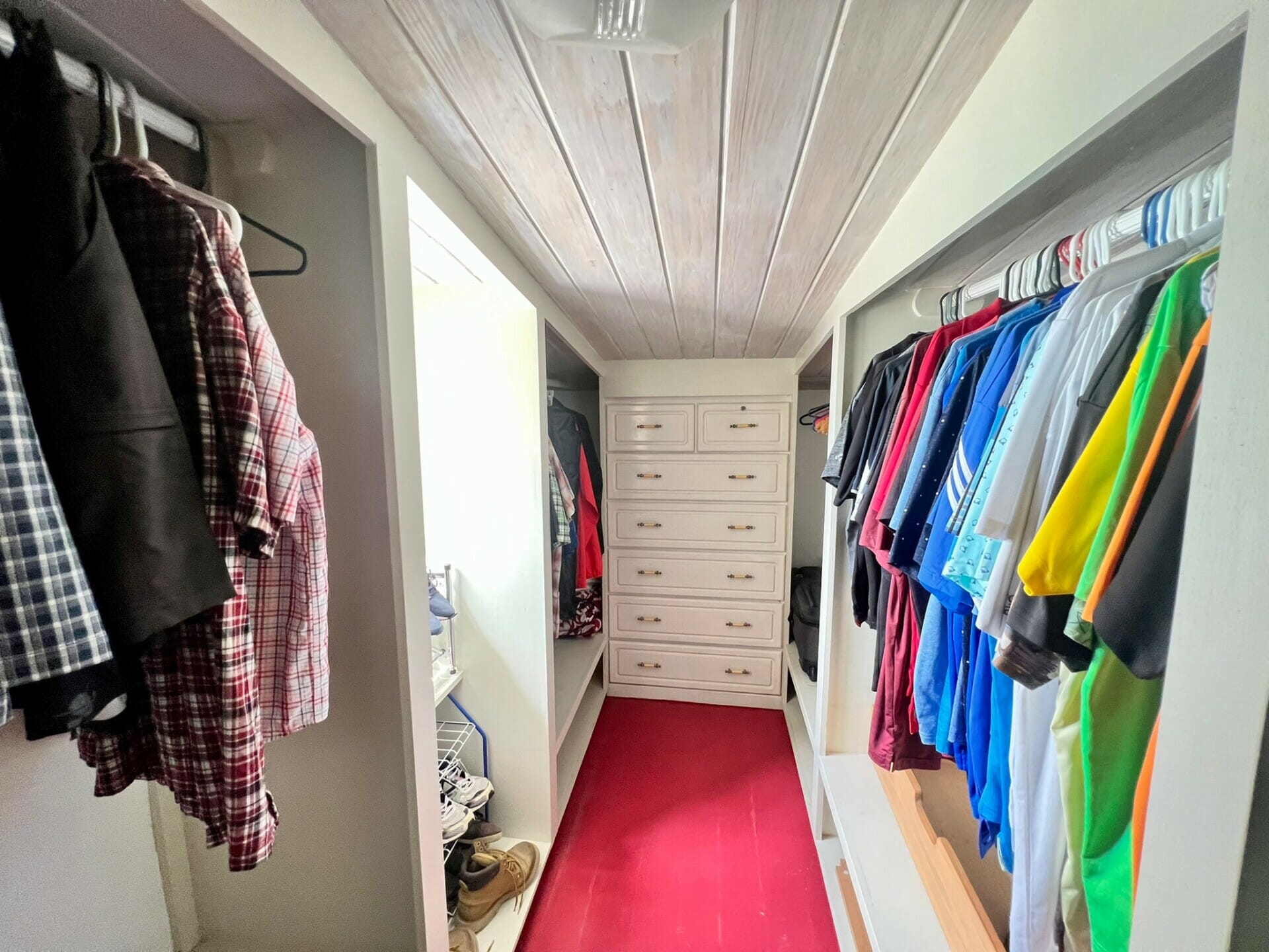 c6e8e970-fcf3-4967-8064-a55f5d2e3fad