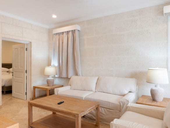 Qlistings - 1 Bed Residence with Garden & Pool at The Crane Resort. 3119 Park Residences Thumbnail