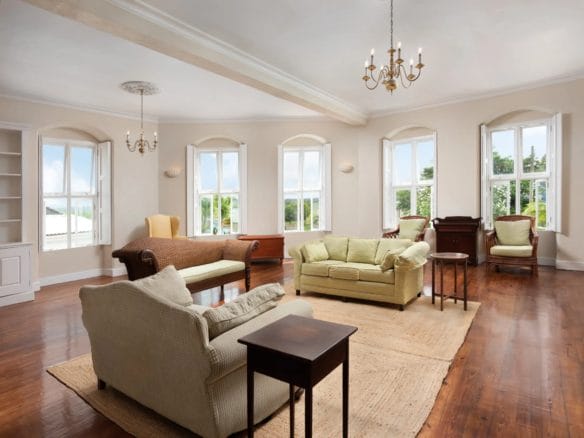 Qlistings - Spacious 3 Bed Apartment with Sea Views – Kent House, Christ Church Property Image